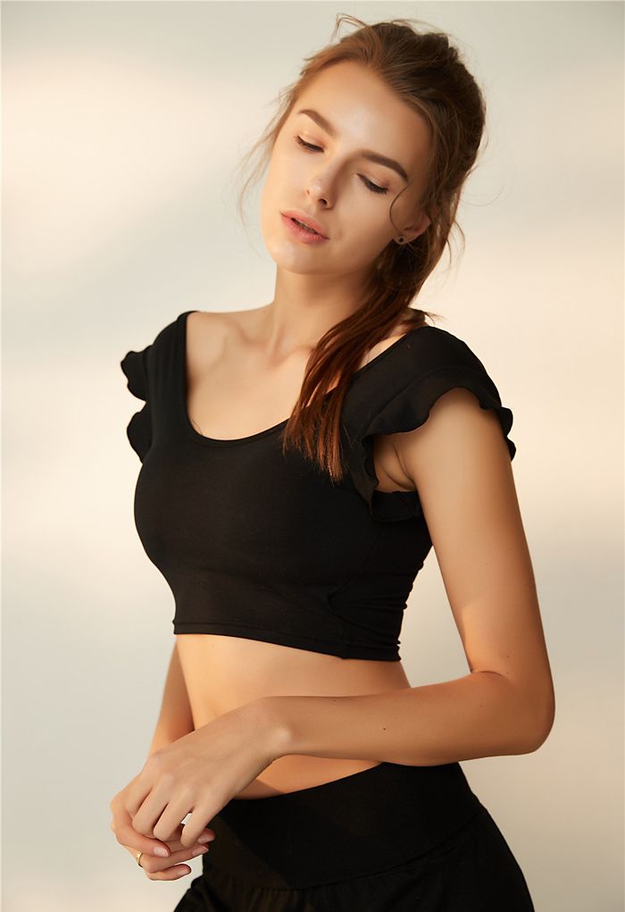 Ruffle Sleeves Scoop Neck Low-Impact Sports Bra in Black