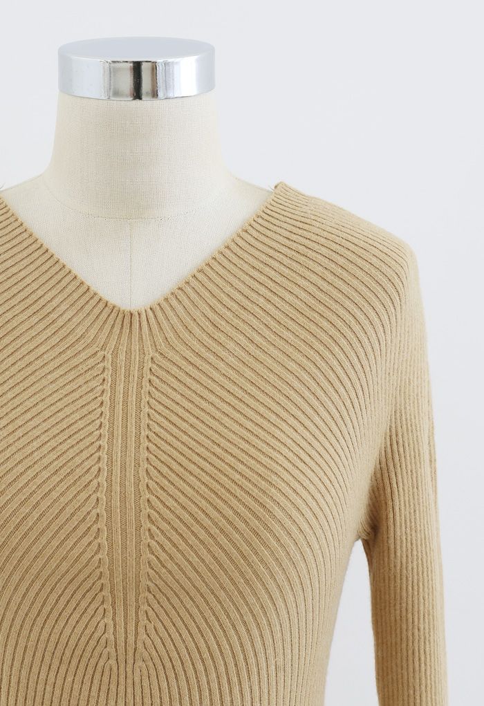 Seamless V-Neck Ribbed Knit Top in Camel