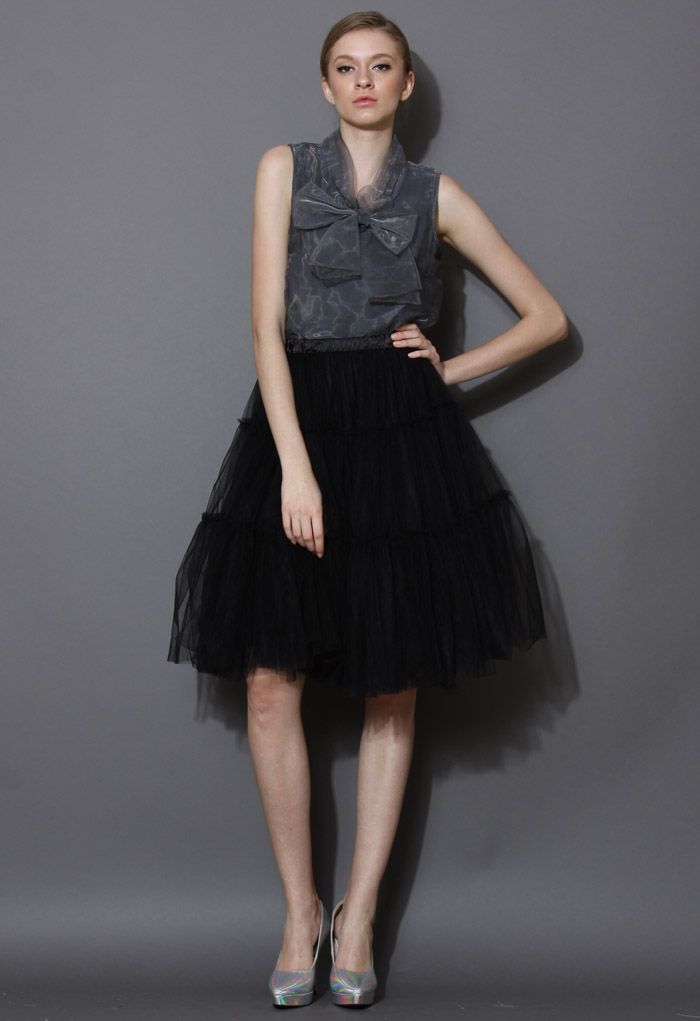 Amore Tulle Midi Skirt in Black