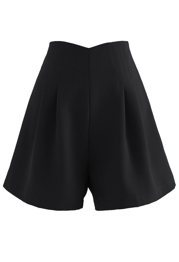 Stitches Waist Pleated Shorts in Black