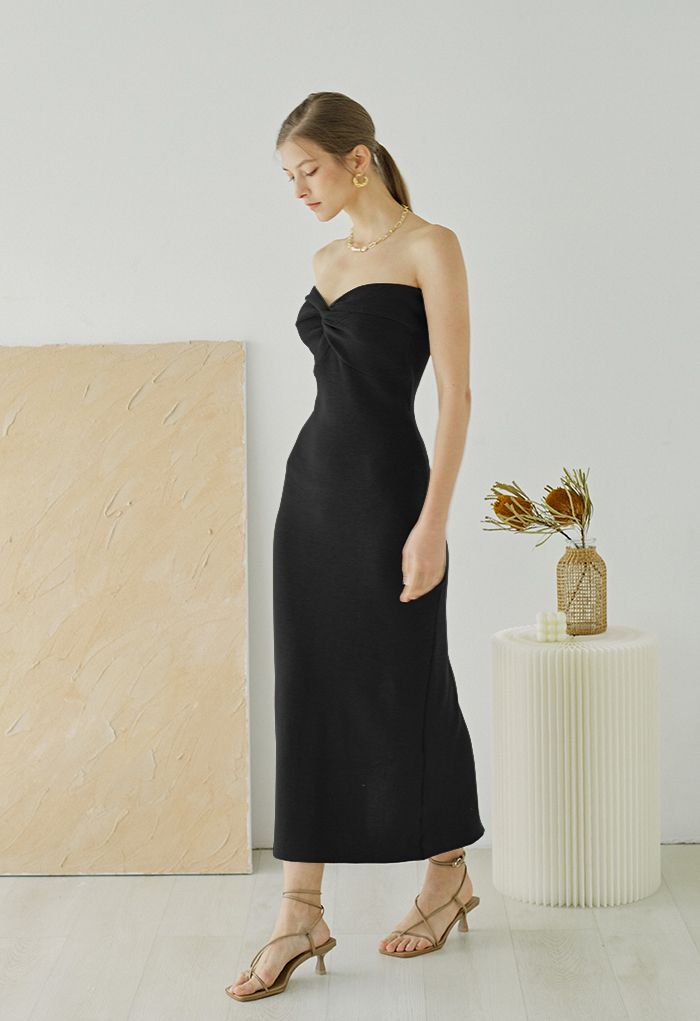 Knotted Front Fitted Knit Dress in Black