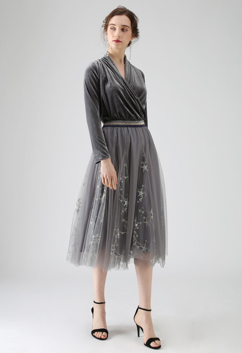 Dazzling Stars Tulle Midi Skirt in Grey