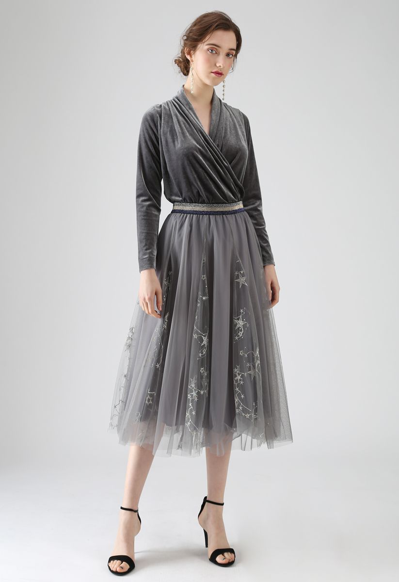 Dazzling Stars Tulle Midi Skirt in Grey