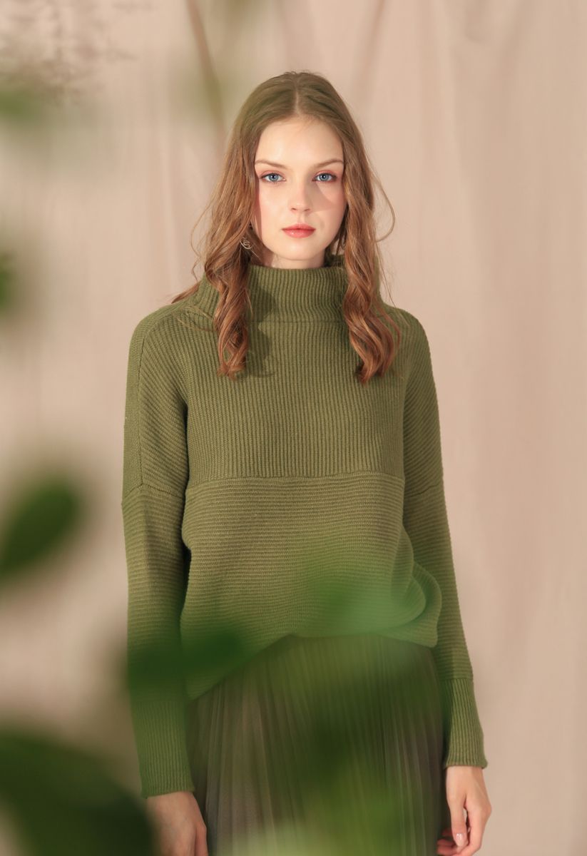 Cozy Ribbed Turtleneck Sweater in Army Green