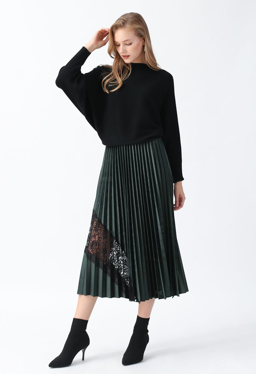 Boat Neck Batwing Sleeves Knit Top in Black